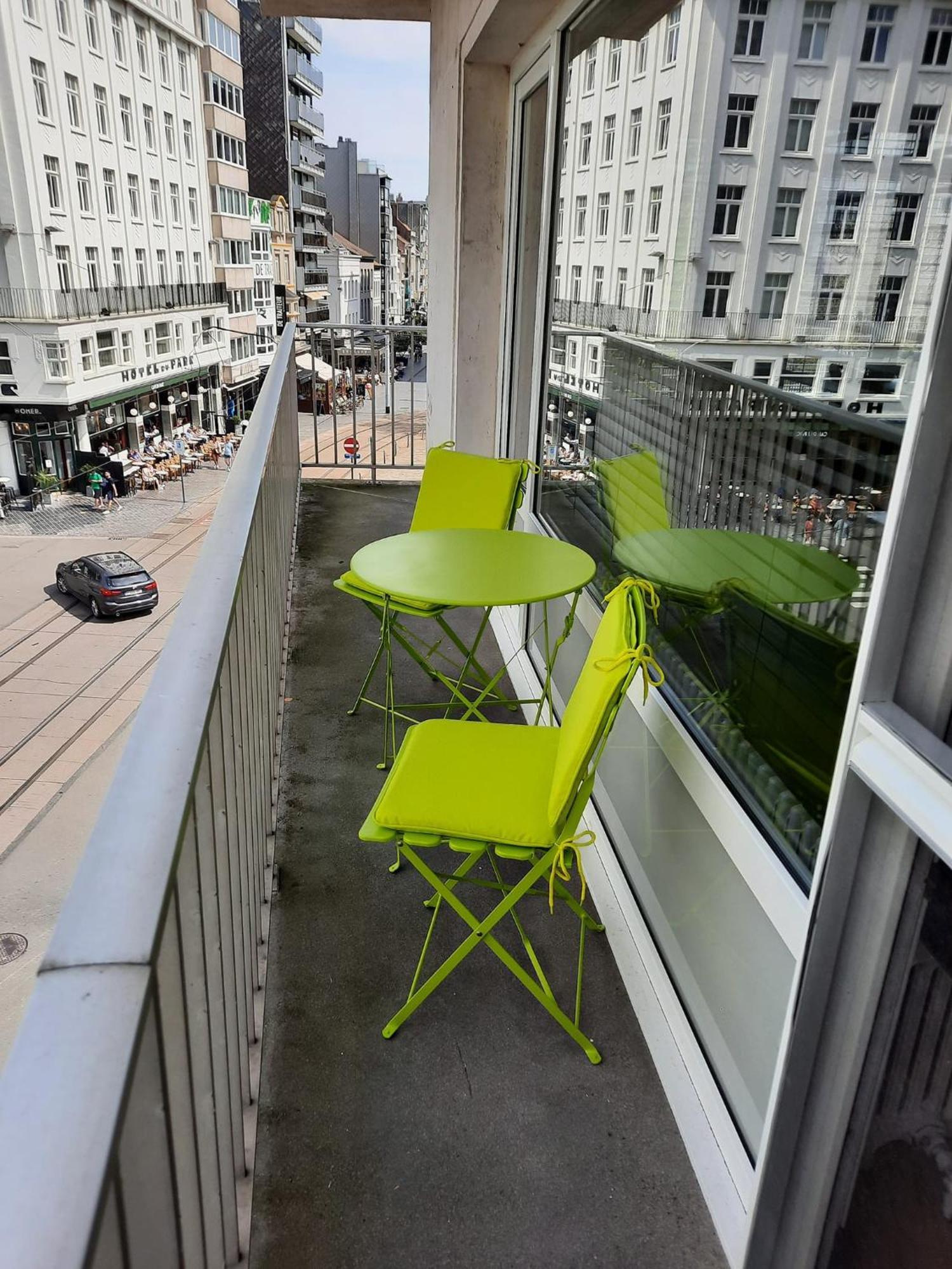 Lichtrijk En Comfortabel Hoekappartement Met Gratis Parking En Zeer Centraal Gelegen - Comme Chez Soi Остенде Экстерьер фото